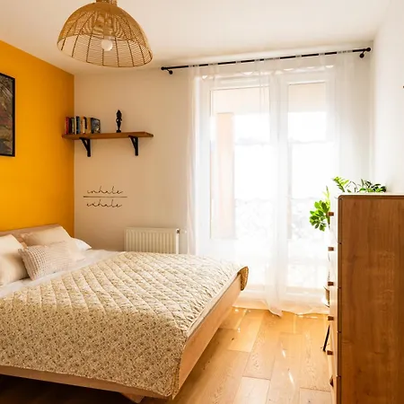 Oasis - Free Parking, Big Balcony, Private Park Kraków