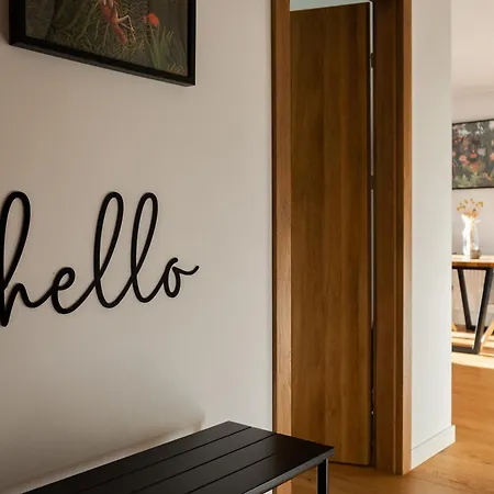 Apartment Oasis - Free Parking, Big Balcony, Private Park