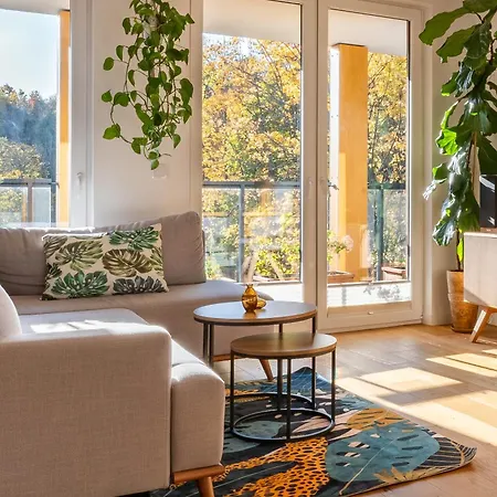 Apartment Oasis - Free Parking, Big Balcony, Private Park Krakow