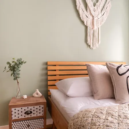 Oasis - Free Parking, Big Balcony, Private Park *